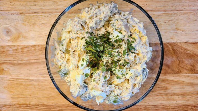 Easy Curry Chicken Salad With Eggs and Grapes 
