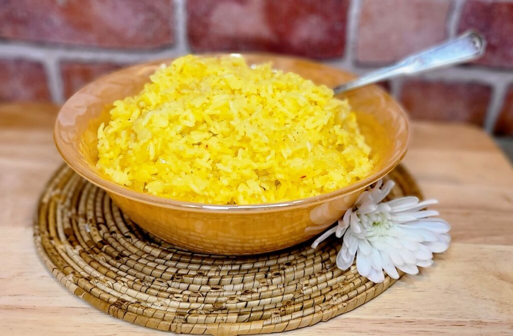 Bowl of easy saffron rice recipe and the health benefits.